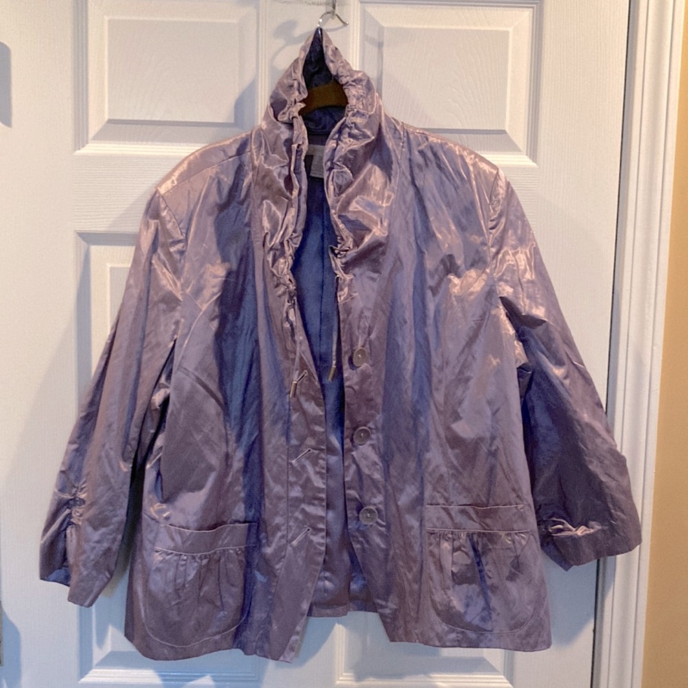 Chico’s Gorgeous jacket with pockets! Lavender shimmer! Sz 3